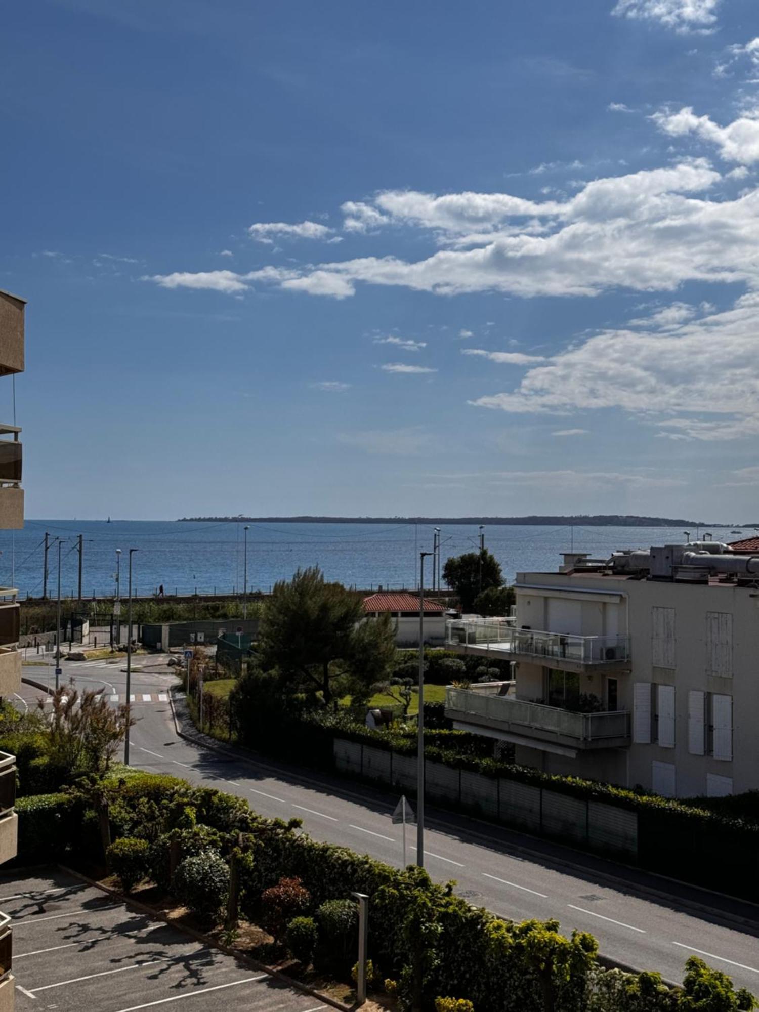 Vue - Terrasse - Parking -